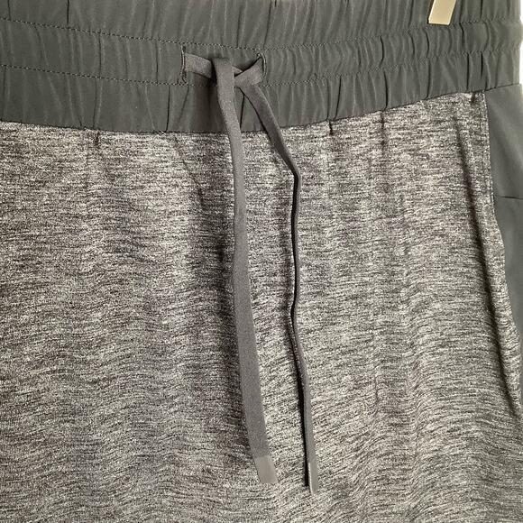 Athleta Excursion Gray Hybrid Athletic Skirt Skort Medium - Picture 7 of 11